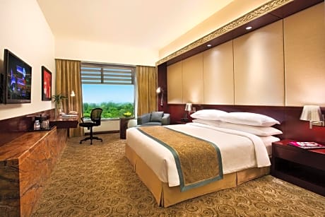 Deluxe King Room - Non-Smoking& 20% discount on Spa, Food & Beverage &Laundry