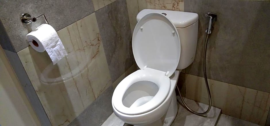 PINTARMAN SERVICE APRTMENT @ THE STIRLING SUITES