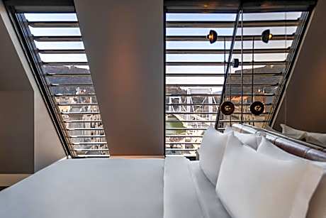 Loft Suite, Suite, 1 King, City view, Top floor