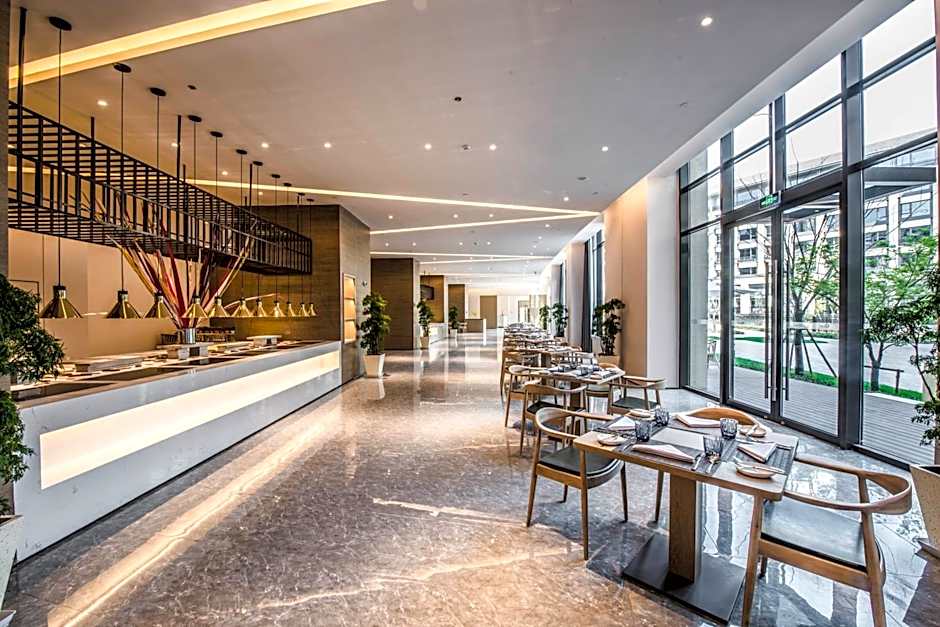 Q-Box Hotel Shanghai Sanjiagang -Offer Pudong International Airport and Disney shuttle