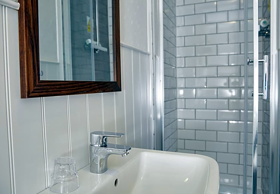 The Spyglass & Kettle by Greene King Inns