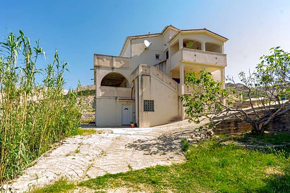 Mladen 2 with seaview