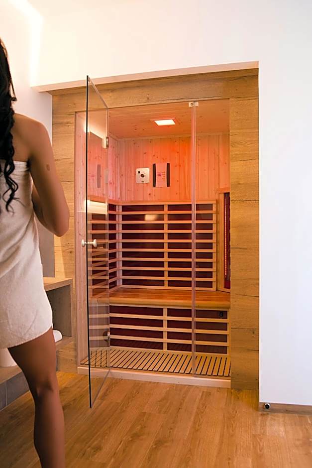 Patrix Hotel, Restaurant, Bar