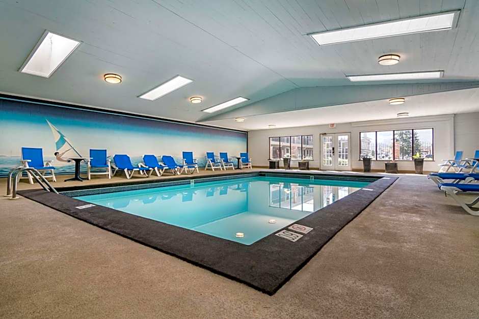 SureStay Plus Hotel By Best Western Salmon Arm
