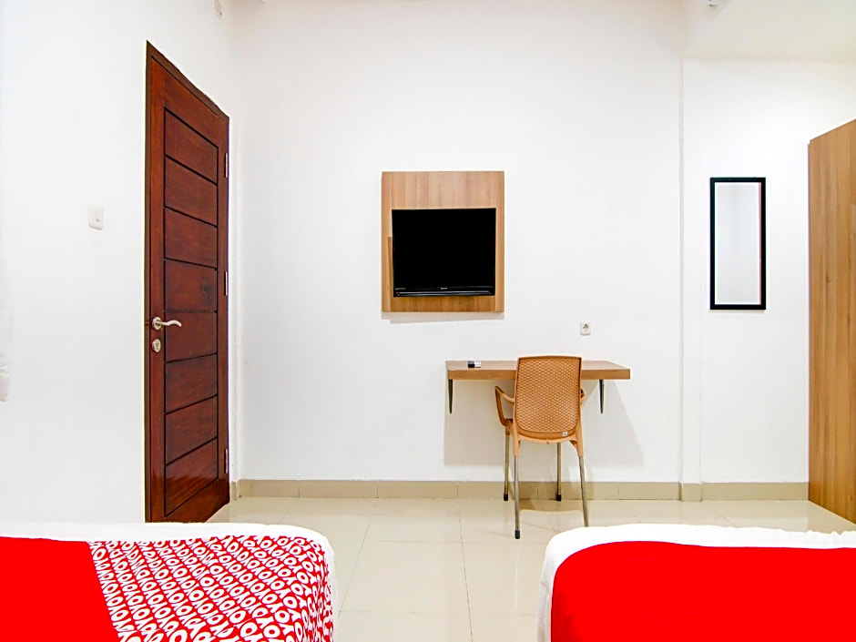 OYO 90233 The Shine Residence