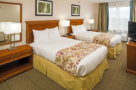 2 Double Beds, Suite, Nonsmoking