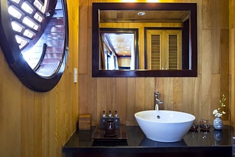 Luxury Twin or Double Room with Window (Free Kayaking) - 2 Days 1 Night