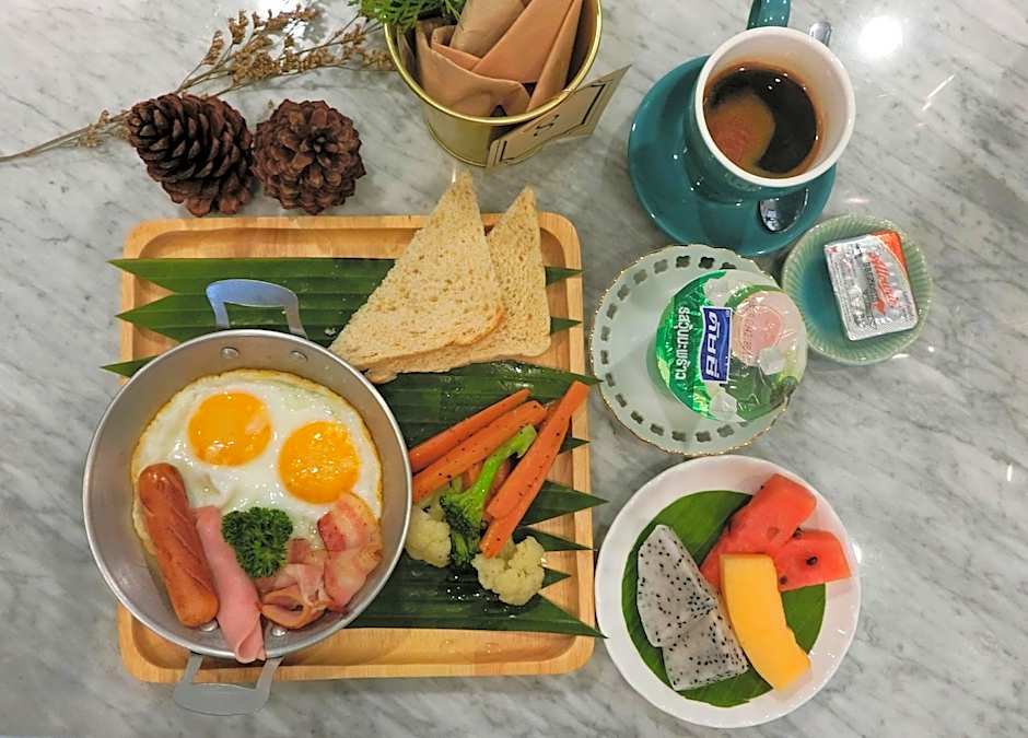 Bloom Boutique Hotel and Cafe