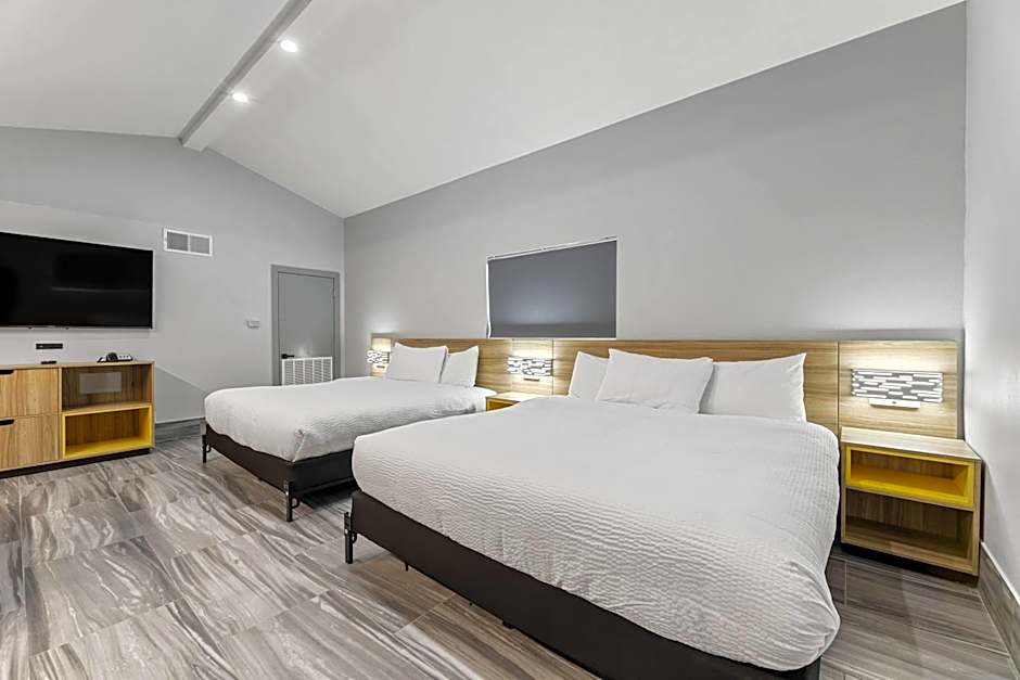 Days Inn & Suites by Wyndham Texas City