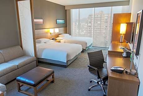 Queen Suite with Two Queen Beds and View