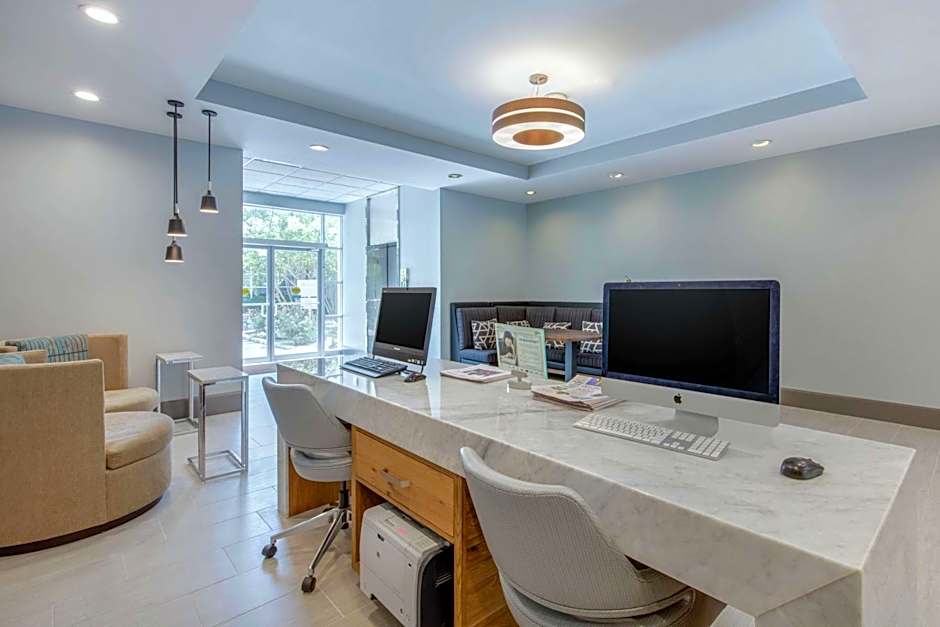 DoubleTree by Hilton Perimeter Park