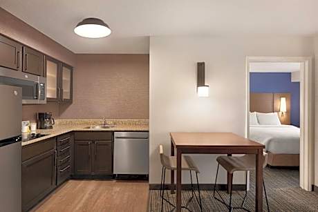 Suite, 1 Bedroom (1 Queen Bed and 1 Double Sofa Bed)