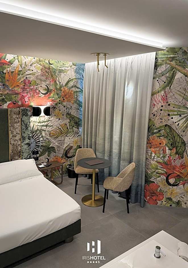 Iris Hotel