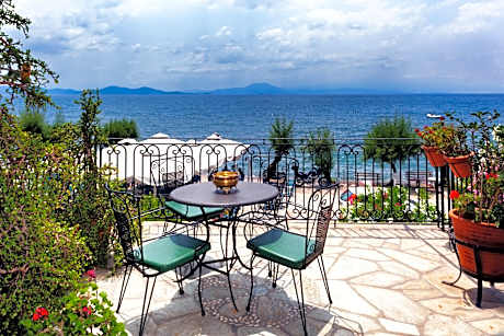 Afissos Seaside Cottage