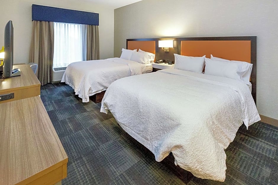 Hampton Inn By Hilton & Suites Morgantown / University Town Centre