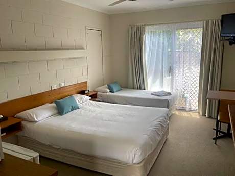 Corlette Palms Motor Inn