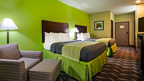 Queen Room with Two Queen Beds and Spa Bath