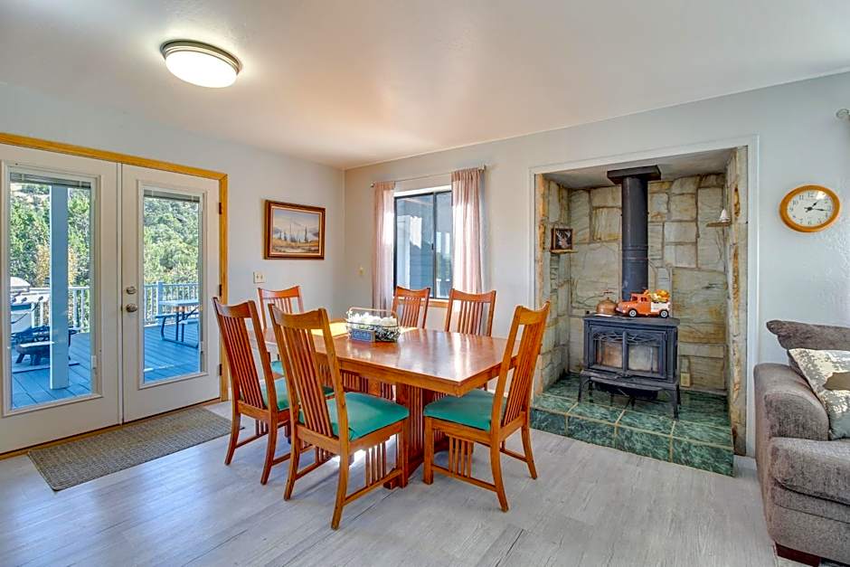 Eagar Vacation Rental Home with Spacious Deck!