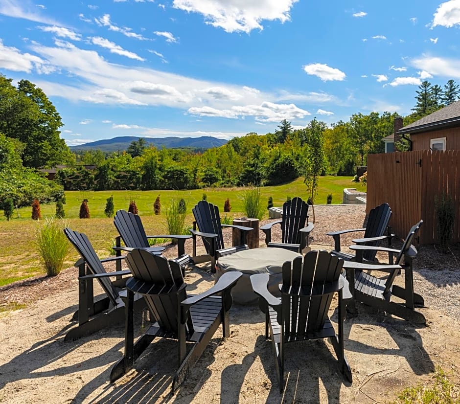 The Lodge by Sunapee Stays