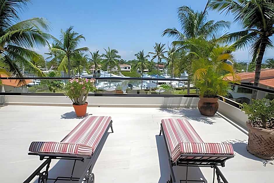 Grand Marina Villas
