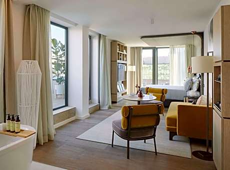 Studio ME+ 2 Bedroom Suite Terrace with Jazuzzi