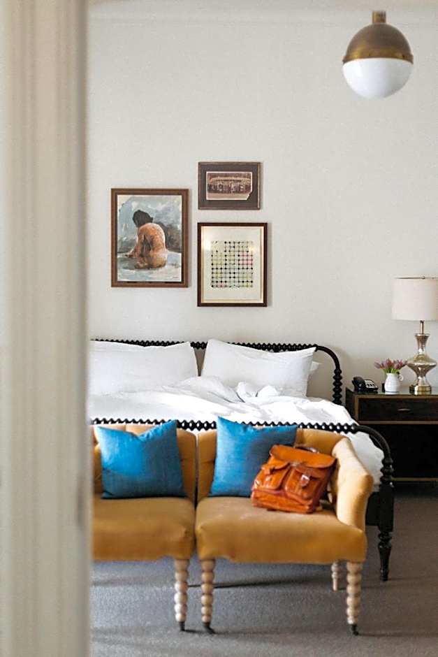 Photo 1 of 5 of Petite Suite