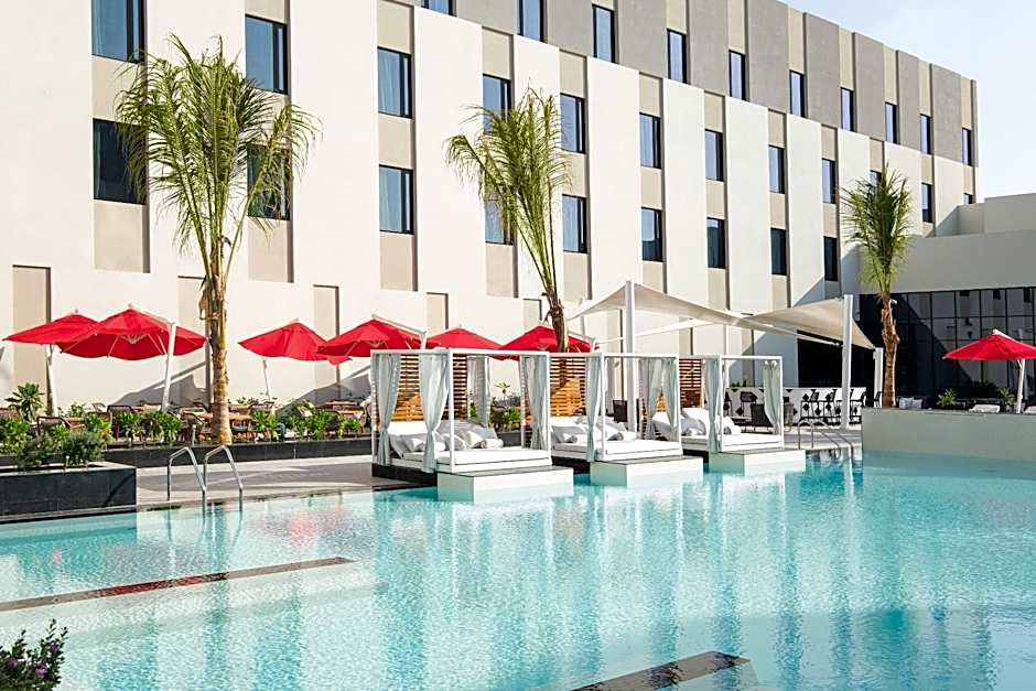 Maani Muscat Hotel and Apartments