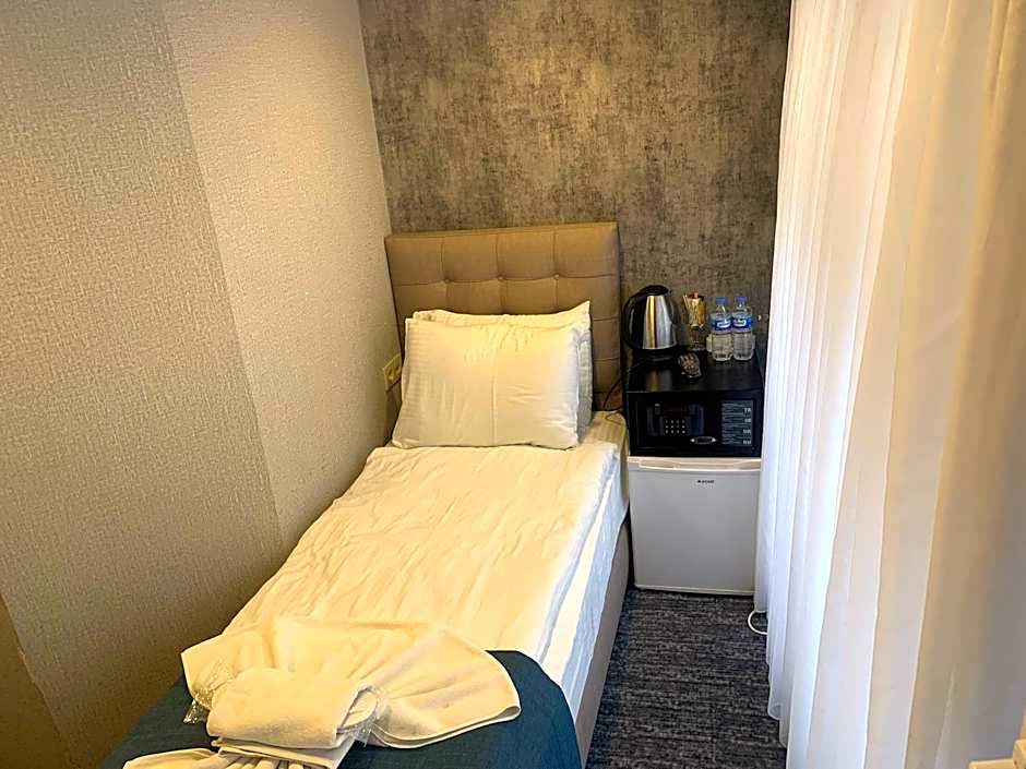 Weingart Seaside Hotel