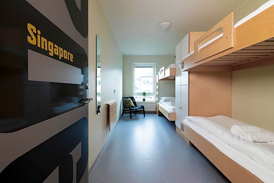 Quadruple Room with Shared Bathroom — 5 fotoğraftan 1. fotoğraf