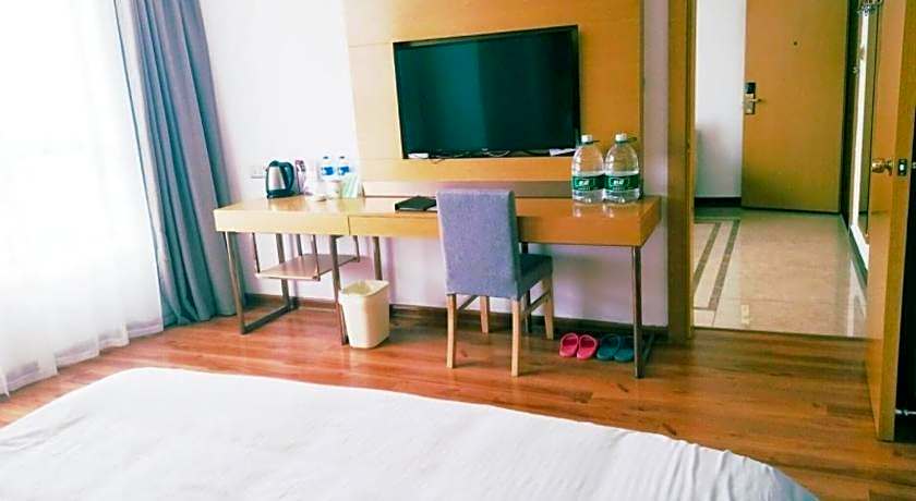 Vatica Hotel Fuyang Linquan Tenghui International City Branch