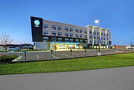 Tru by Hilton Stoughton, WI