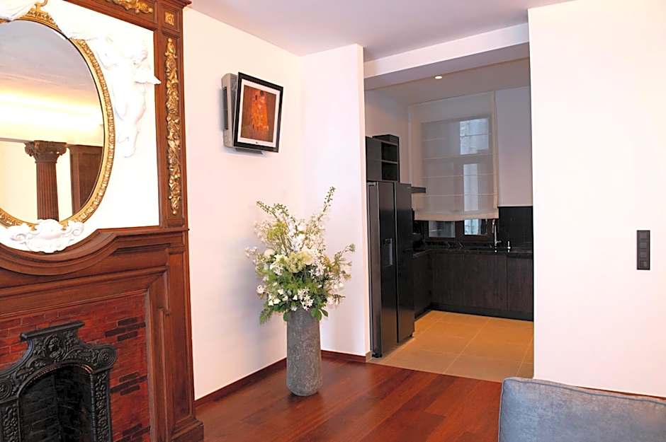 Botanique Suites AirBnB, Antwerp