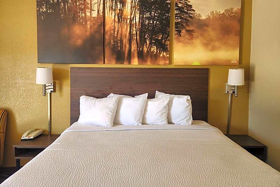 Days Inn by Wyndham Leesville