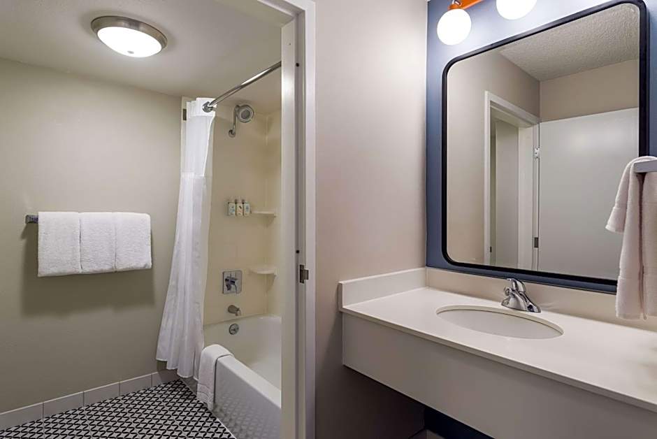 Sonesta Select San Francisco Airport Oyster Point Waterfront