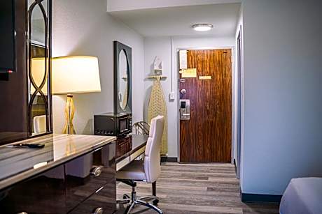 King Room - Non-Smoking