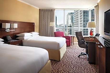 Double Room with Two Double Beds and City View - High Floor