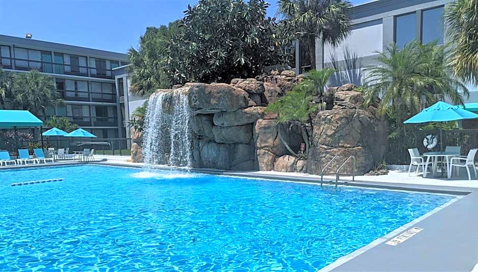 Opal Hotel & Suites