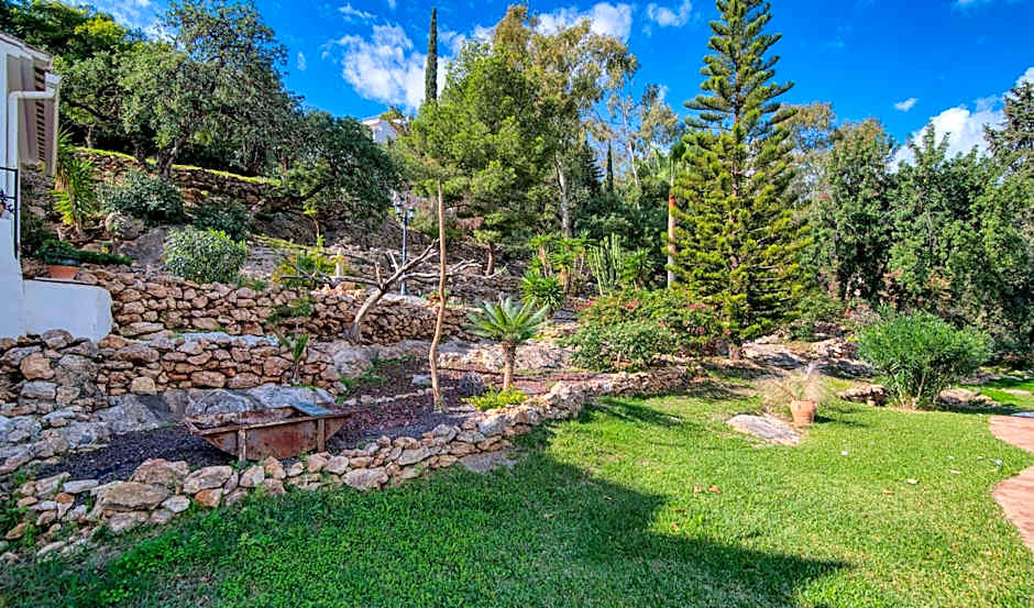 Villa Morera Bed & Breakfast