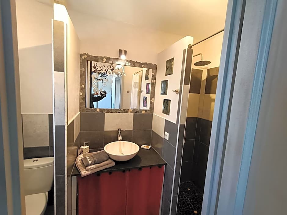 Le faré tchanqué chambre cuisine d'été 2 pers