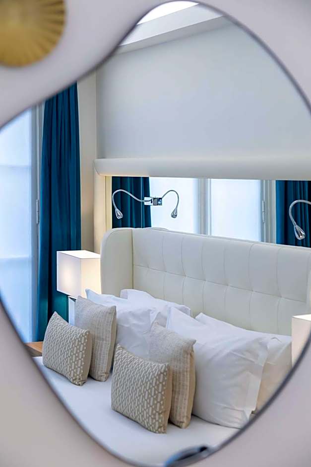 Hotel Camille Paris, Tapestry Collection by Hilton