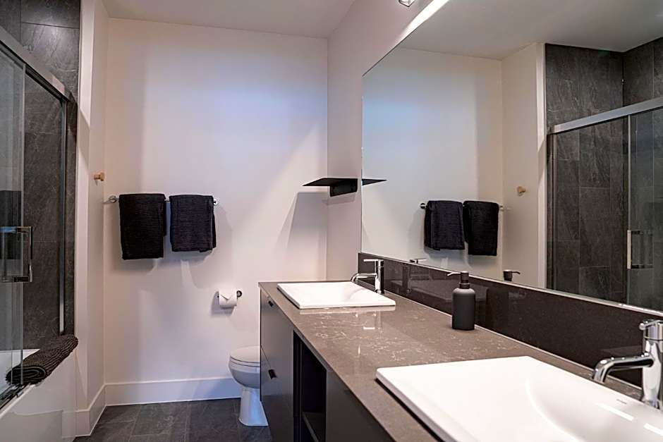 Escape to Revy - Beautifully Designed Condo