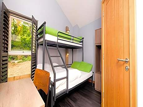 Private Room with Shared Bathroom