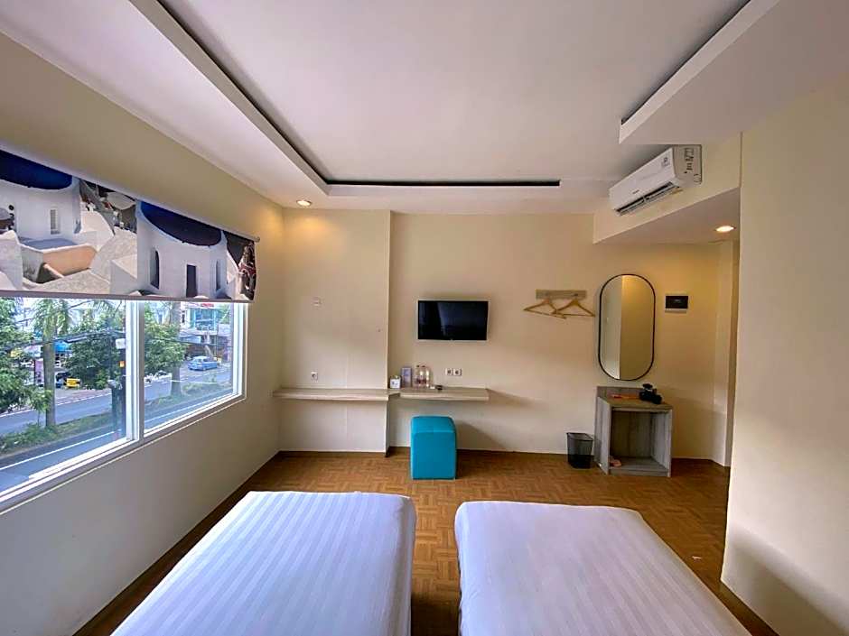 Front One Budget Malang