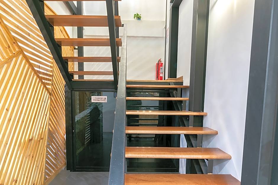 Timber Hostel by ZUZU