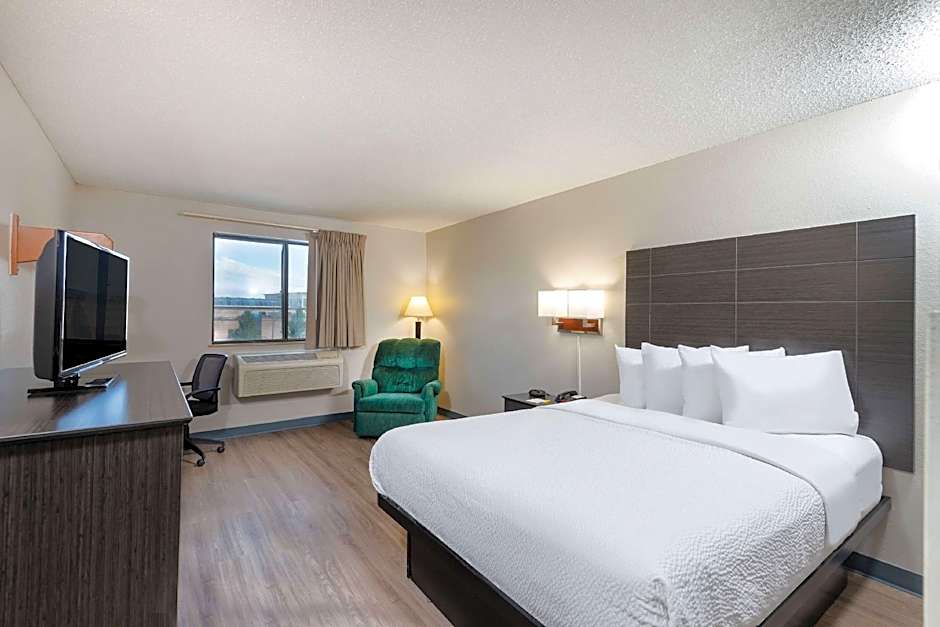 Days Inn by Wyndham Somerset PA I-70 I-76