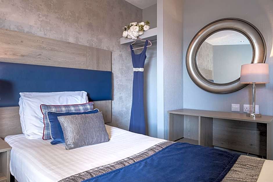 Number 44 Hotel & Bar