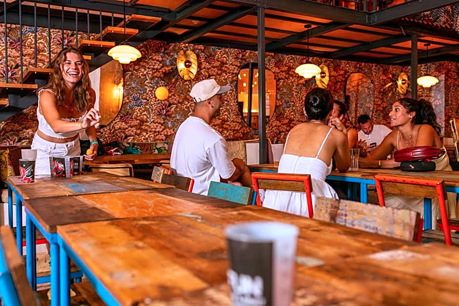 Villa Saint Exupery Beach Hostel