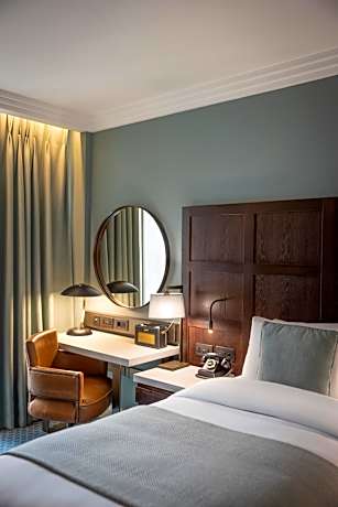 Deluxe Double Single Room