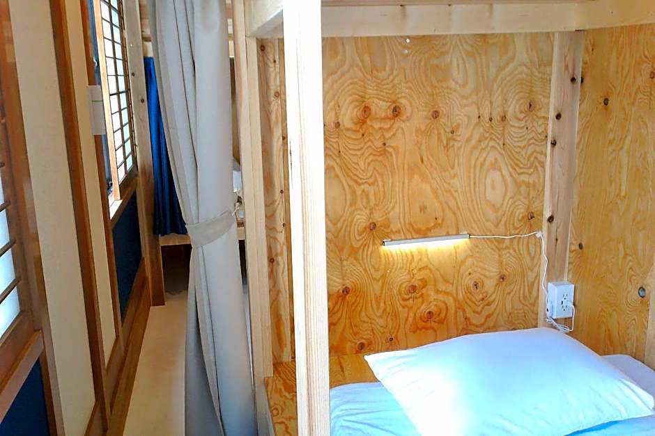 DJANGO hostel & Lounge