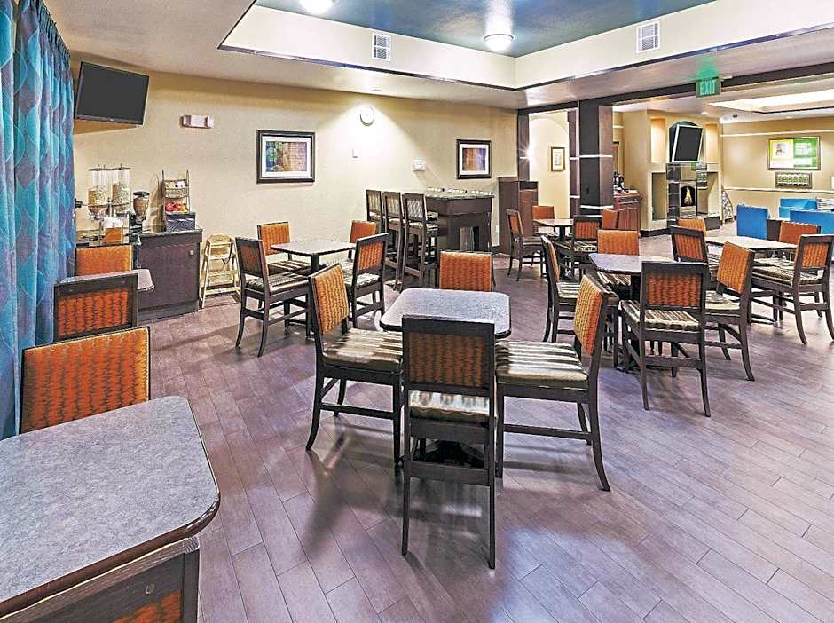 La Quinta Inn & Suites by Wyndham Houston Hobby Airport